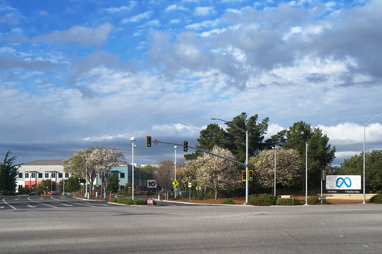El edificio de la sede de Meta en Menlo Park, California