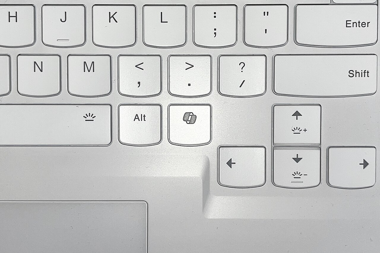 La touche Copilot sur le clavier d'un ordinateur portable Lenovo