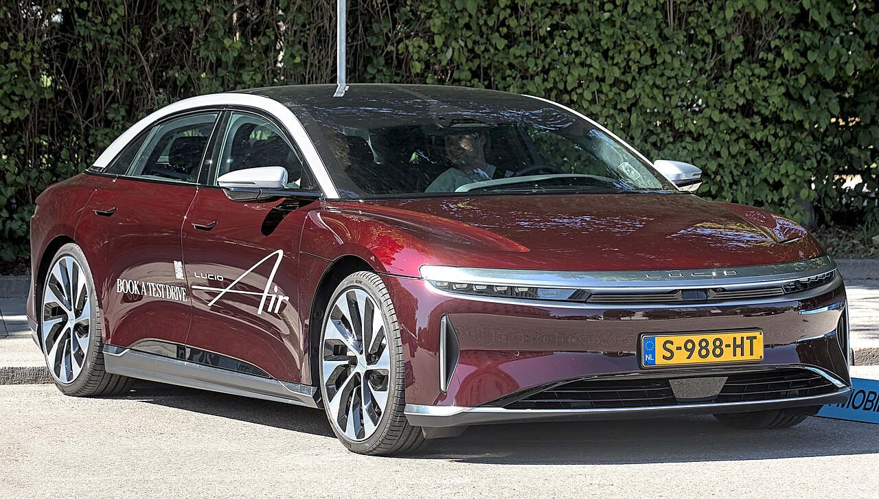 IAA 2023에 전시된 Lucid Air 전기차
