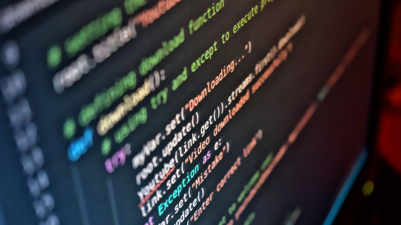 Nahaufnahme von Programmcode auf einem Computerbildschirm