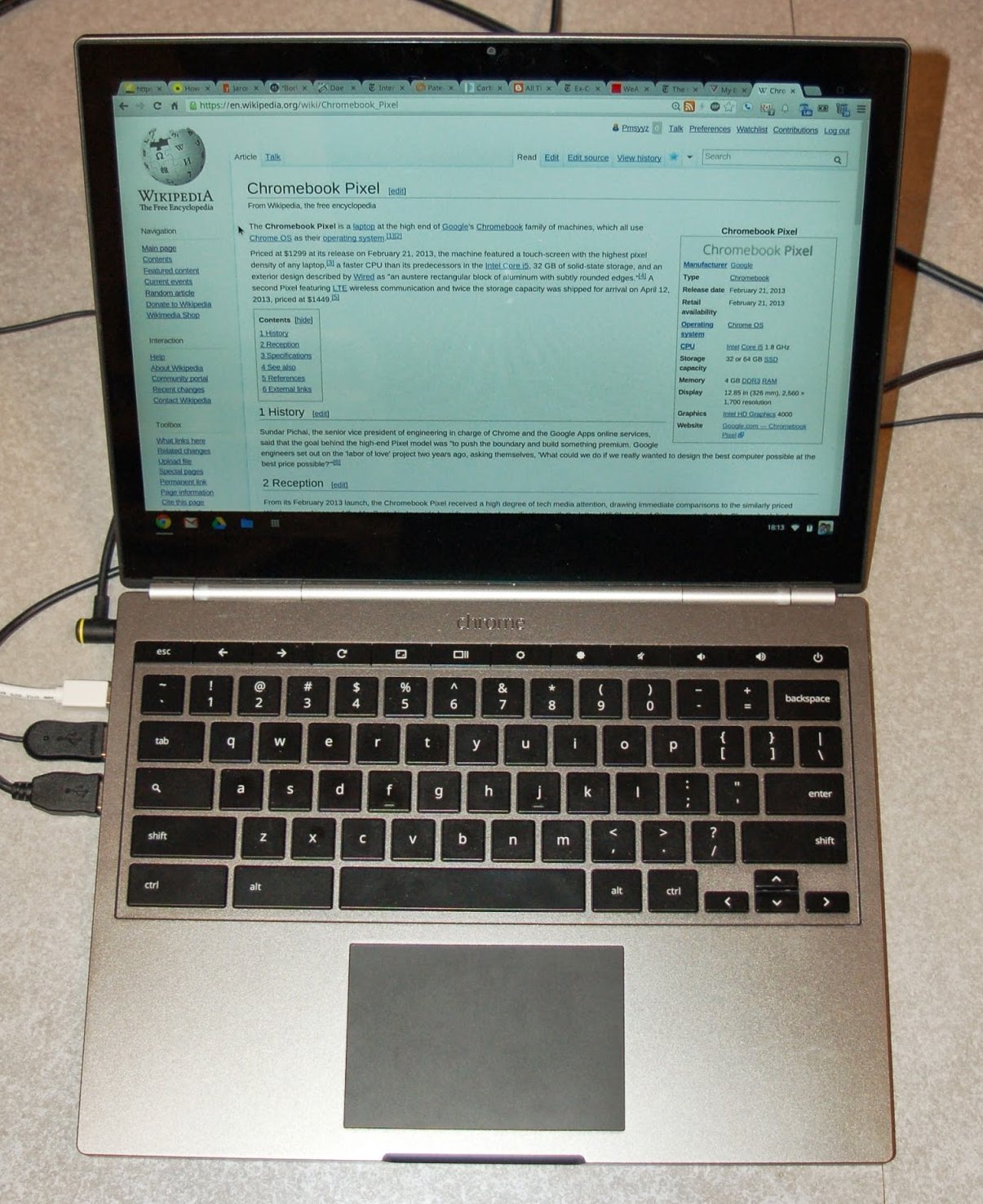 حاسوب محمول مفتوح من طراز Google Chromebook Pixel