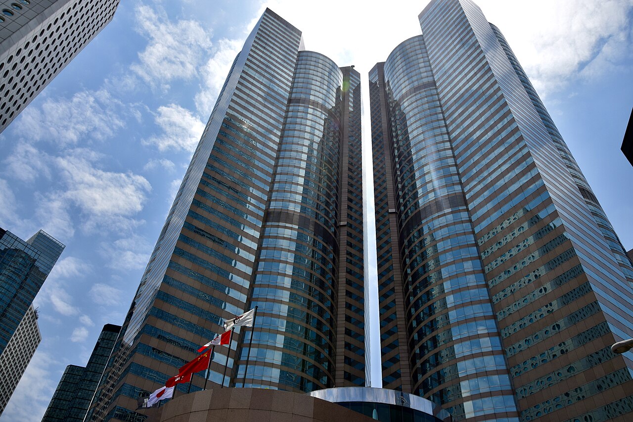 As torres do Exchange Square em Hong Kong, sede da Bolsa de Hong Kong onde a Alibaba fez sua oferta de ações